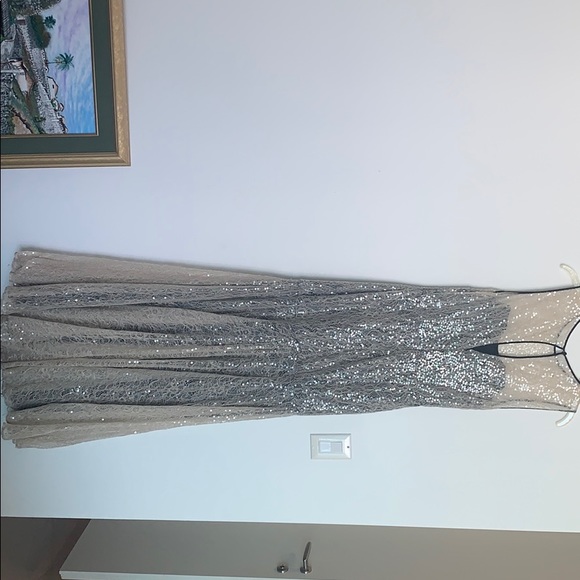Erin fackersten size 4 gown - Picture 2 of 5
